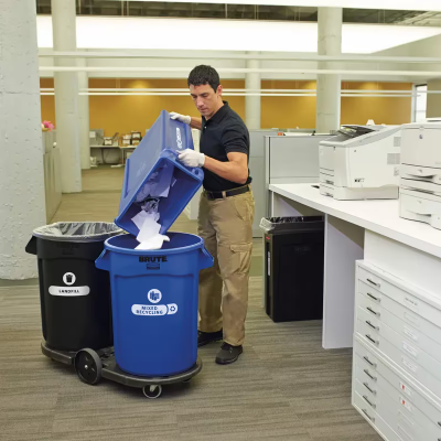 Brute® Trash Can Dolly 45.06X20.75X8.5 IN 400 LB Black Resin Tandem Swivel 1/Case