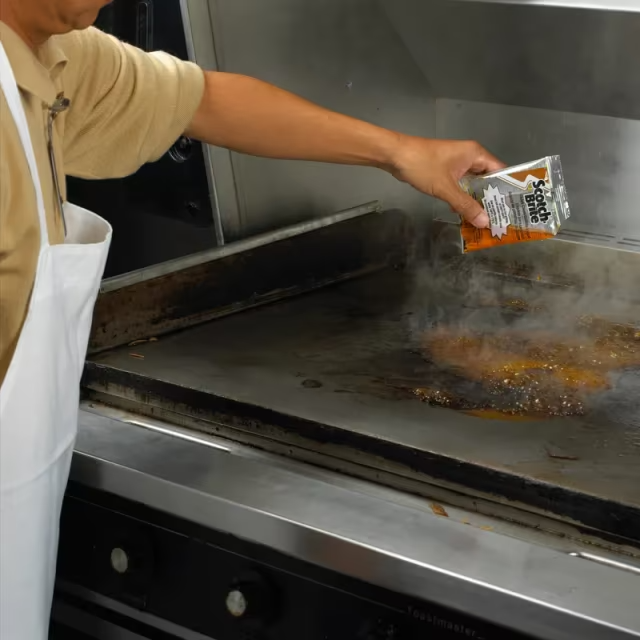 Scotch-Brite™ Quick Clean 700-40 Griddle Cleaner 3.2 FLOZ Liquid 40/Case